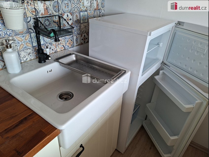 Pronájem bytu 1+kk 34 m^2 Písnická, Praha 12 
