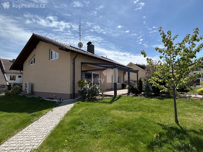 Pronájem  rodinného domu 279 m^2 Sadová, Humpolec 