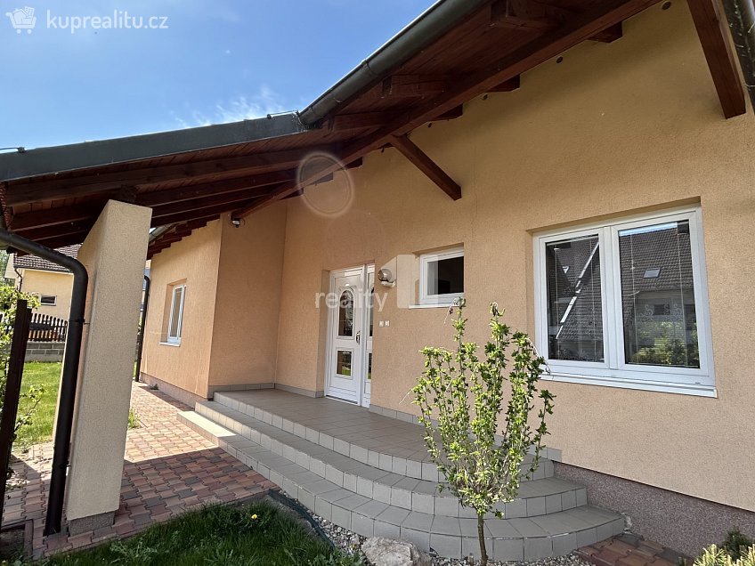 Pronájem  rodinného domu 279 m^2 Sadová, Humpolec 