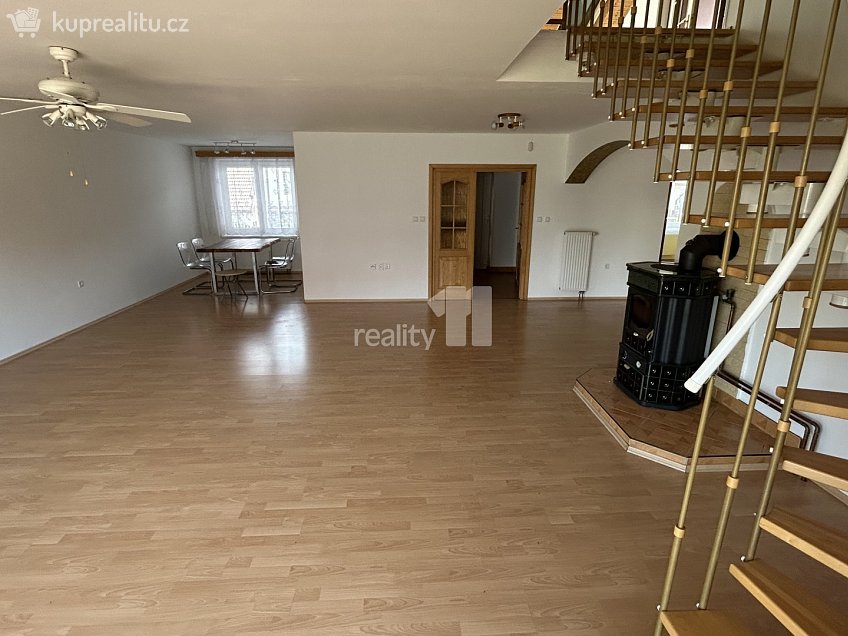 Pronájem  rodinného domu 279 m^2 Sadová, Humpolec 
