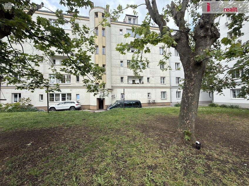 Pronájem bytu 1+kk 28 m^2 Hany Kvapilové, Ústí nad Labem 