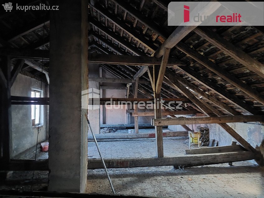 Prodej  činžovního domu 777 m^2 Mikulášské náměstí, Plzeň 