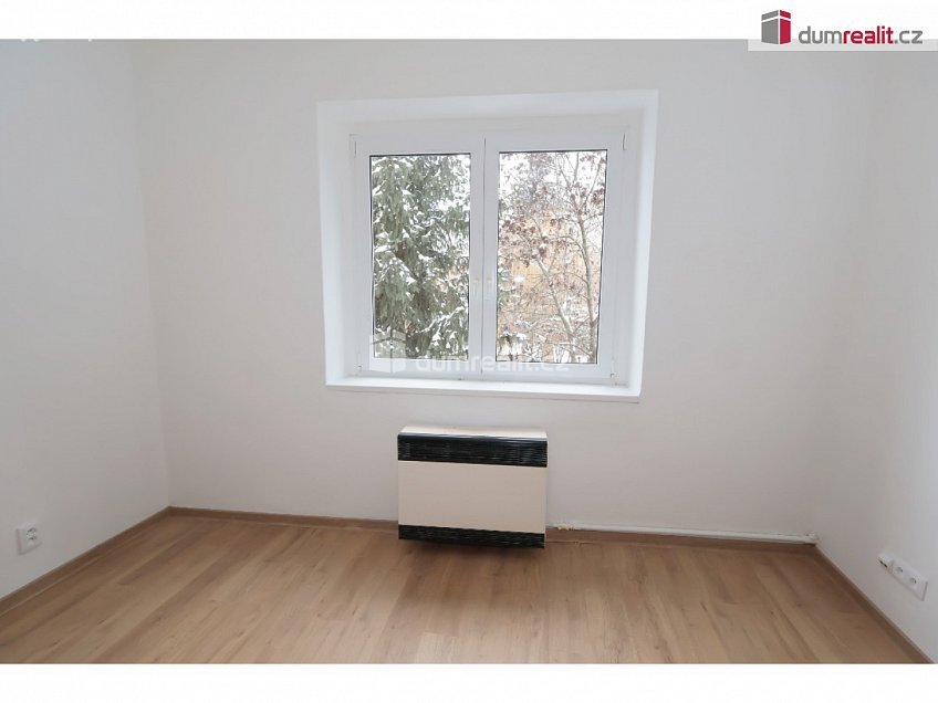 Pronájem bytu 2+kk 57 m^2 Mrštíkova, Praha 10 