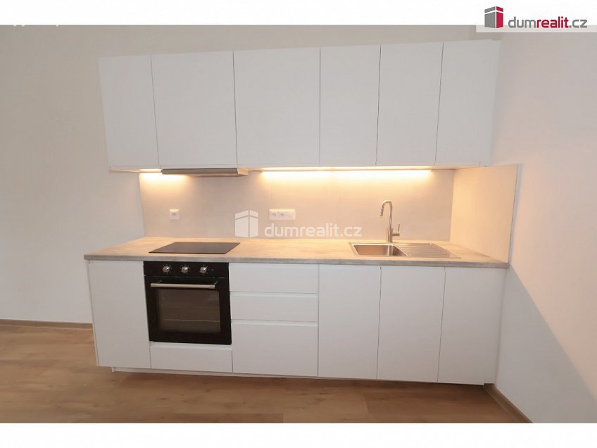 Pronájem bytu 2+kk 57 m^2 Mrštíkova, Praha 10 
