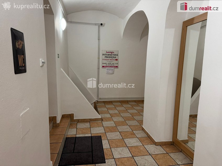Pronájem  komerční reality 31 m^2 náměstí Jana Zajíce, Vítkov 
