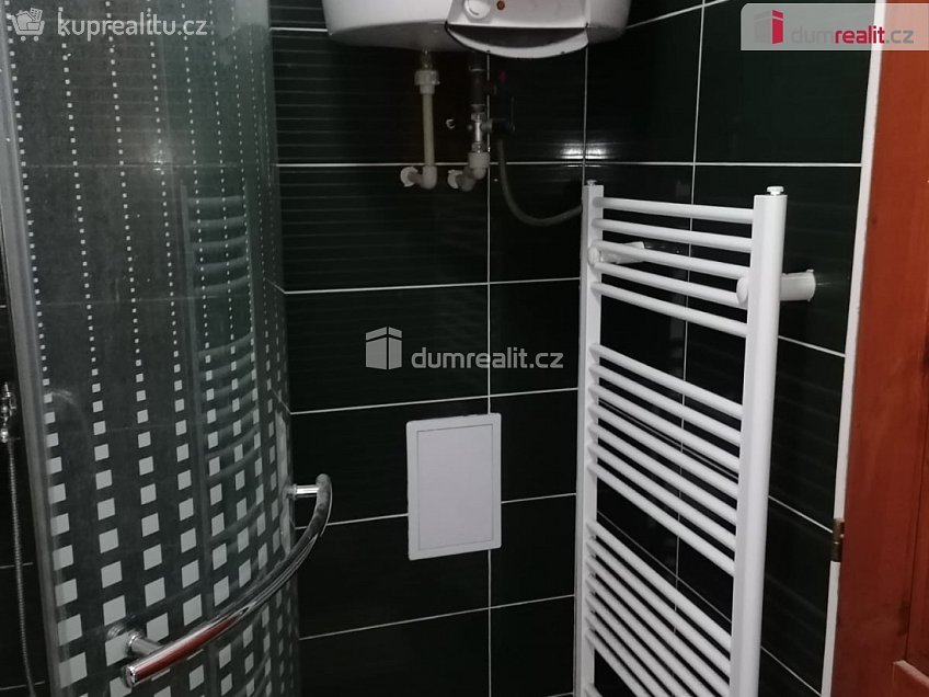 Pronájem bytu 2+kk 43 m^2 Zenklova, Praha 8 