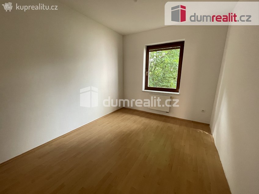 Pronájem bytu 2+1 48 m^2 Kolofíkovo nábřeží, Opava 