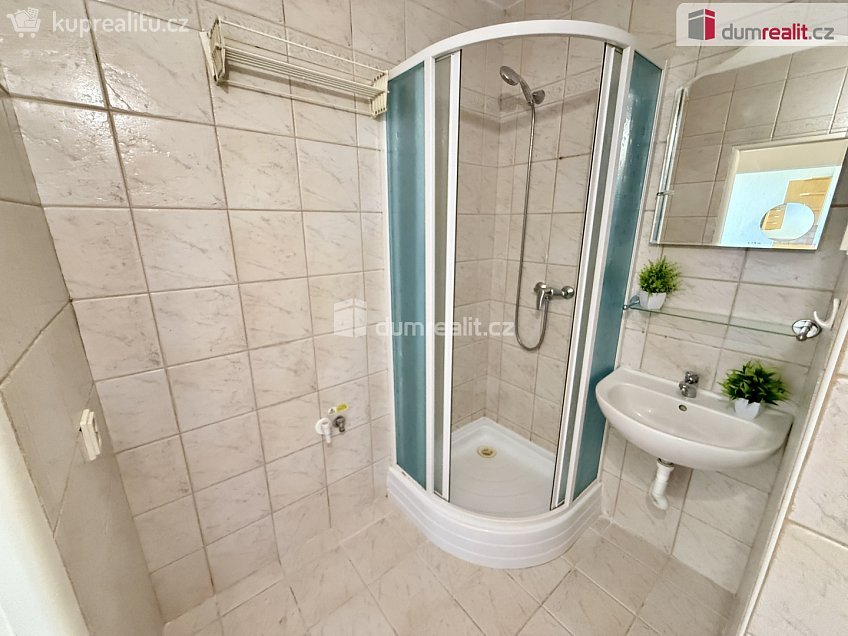 Prodej bytu 2+kk 32 m^2 Jabloňová, Praha 10 