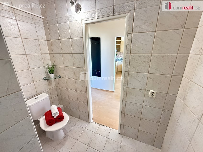 Prodej bytu 2+kk 32 m^2 Jabloňová, Praha 10 