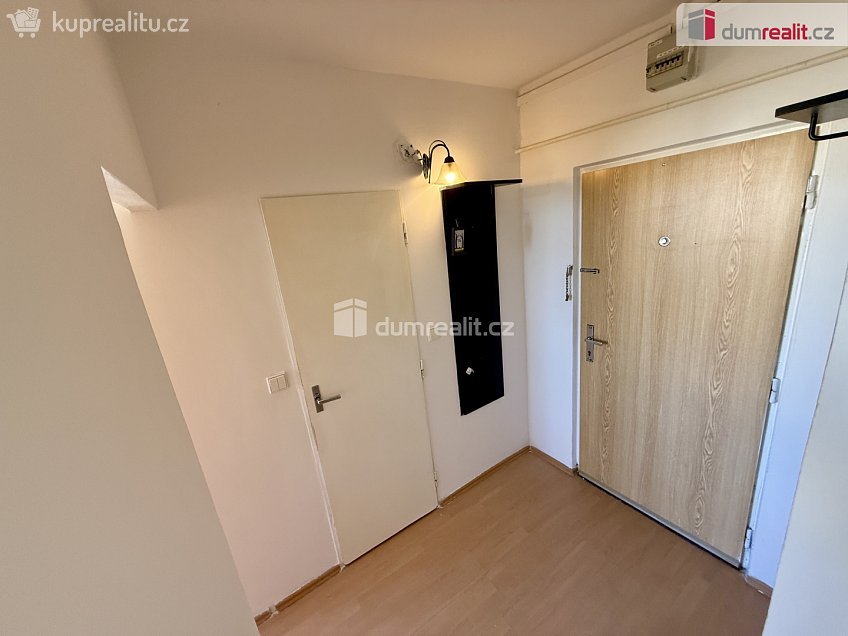 Prodej bytu 2+kk 32 m^2 Jabloňová, Praha 10 