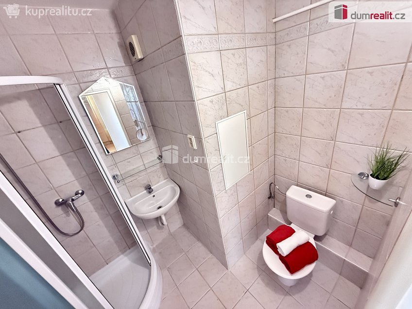 Prodej bytu 2+kk 32 m^2 Jabloňová, Praha 10 
