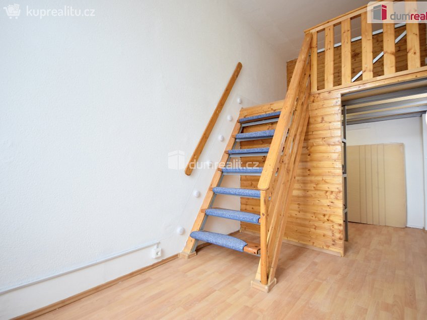 Pronájem bytu 2+1 53 m^2 náměstí Dr. M. Horákové, Karlovy Vary 