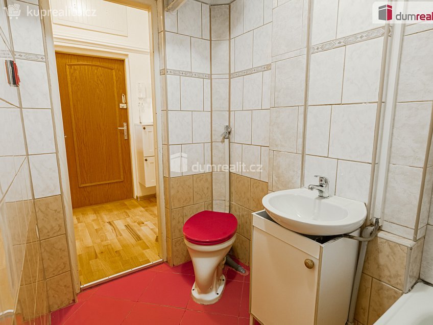 Pronájem bytu 2+1 53 m^2 náměstí Dr. M. Horákové, Karlovy Vary 