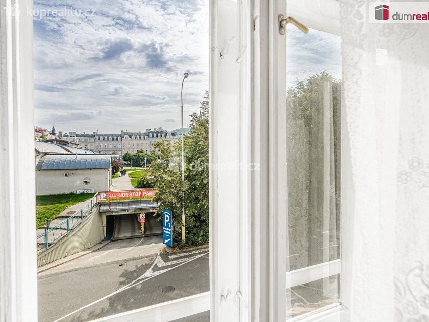 Pronájem bytu 2+1 53 m^2 náměstí Dr. M. Horákové, Karlovy Vary 