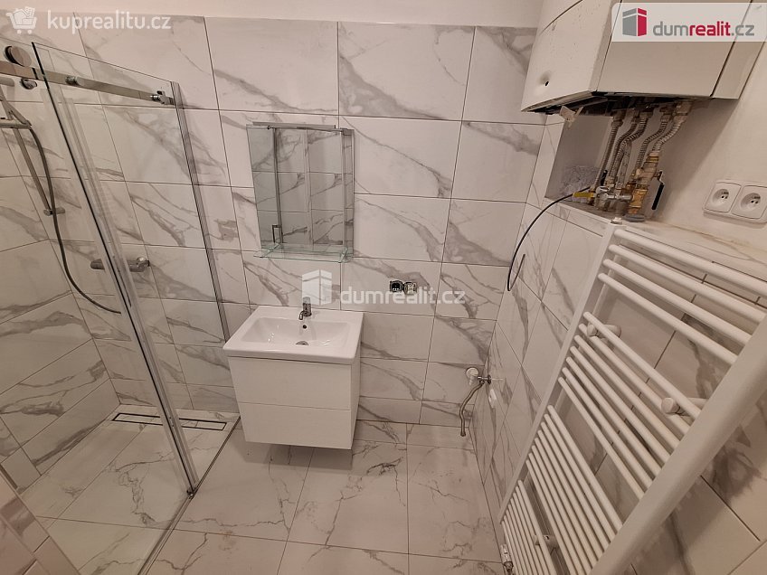 Pronájem bytu 3+kk 82 m^2 Chodská, Praha 2 
