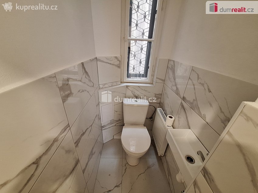 Pronájem bytu 3+kk 82 m^2 Chodská, Praha 2 