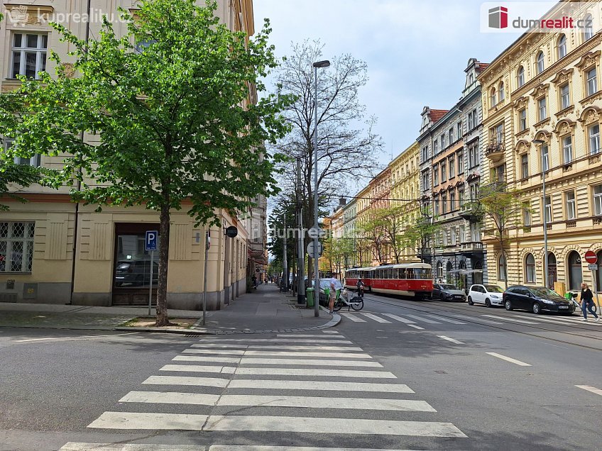 Pronájem bytu 3+kk 82 m^2 Chodská, Praha 2 