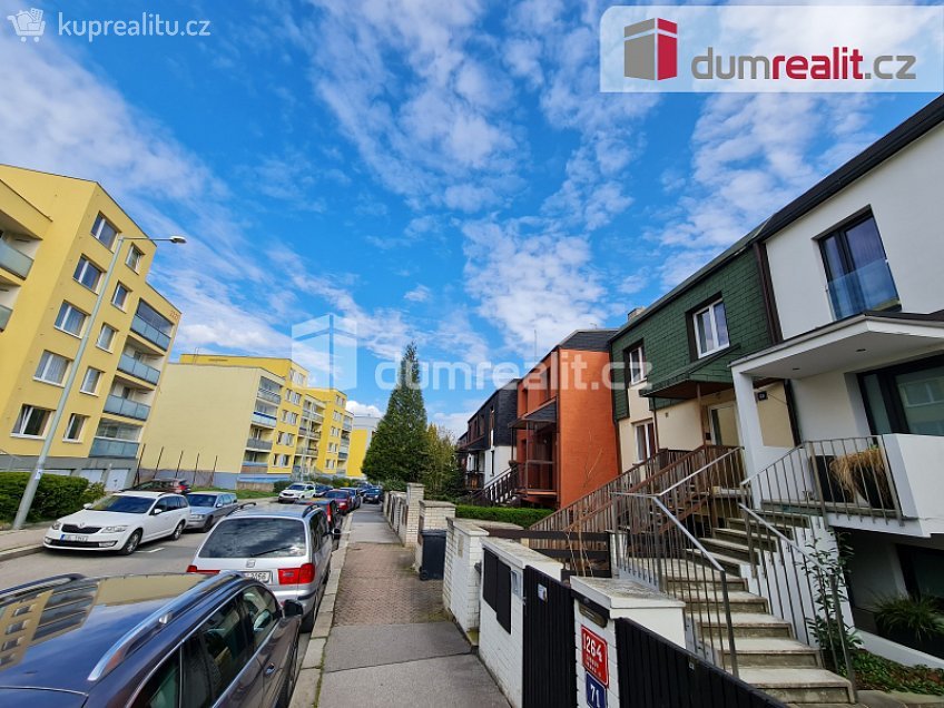 Pronájem  kanceláře 30 m^2 Kloboukova, Praha 11 