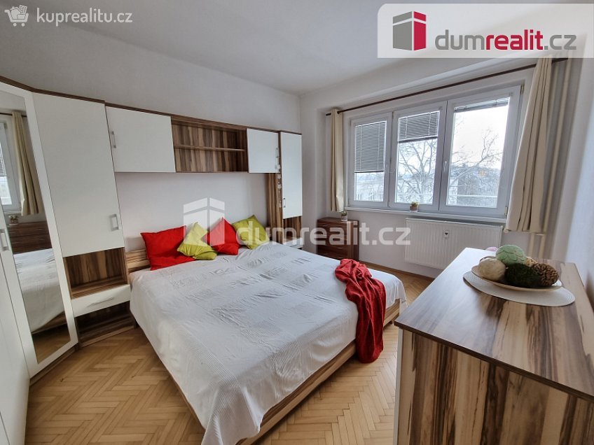 Pronájem bytu 2+1 54 m^2 nám. Mládežníků, Kralupy nad Vltavou 