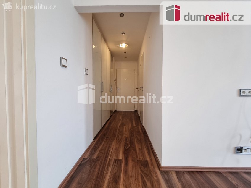 Pronájem bytu 2+1 54 m^2 nám. Mládežníků, Kralupy nad Vltavou 