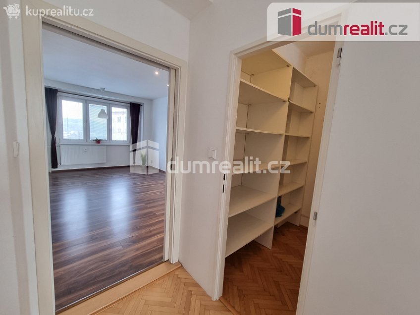 Pronájem bytu 2+1 54 m^2 nám. Mládežníků, Kralupy nad Vltavou 