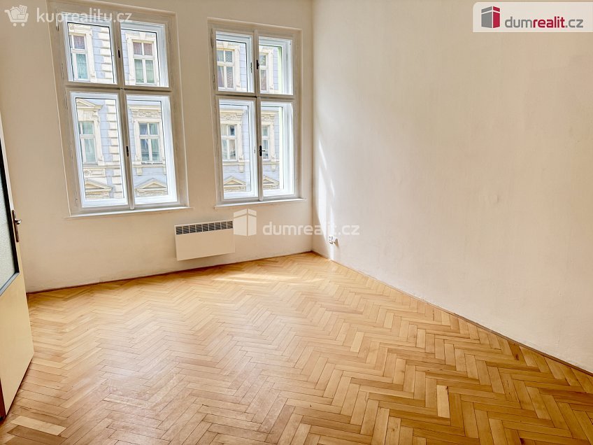 Pronájem bytu 2+1 58 m^2 Husitská, Praha 3 
