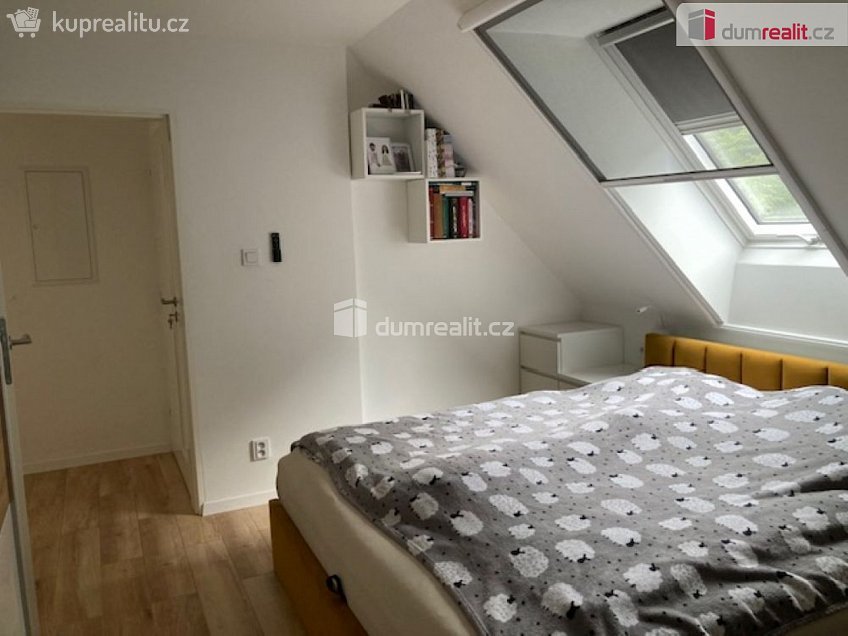 Prodej  rodinného domu 1611 m^2 Klučenice, Klučenice 
