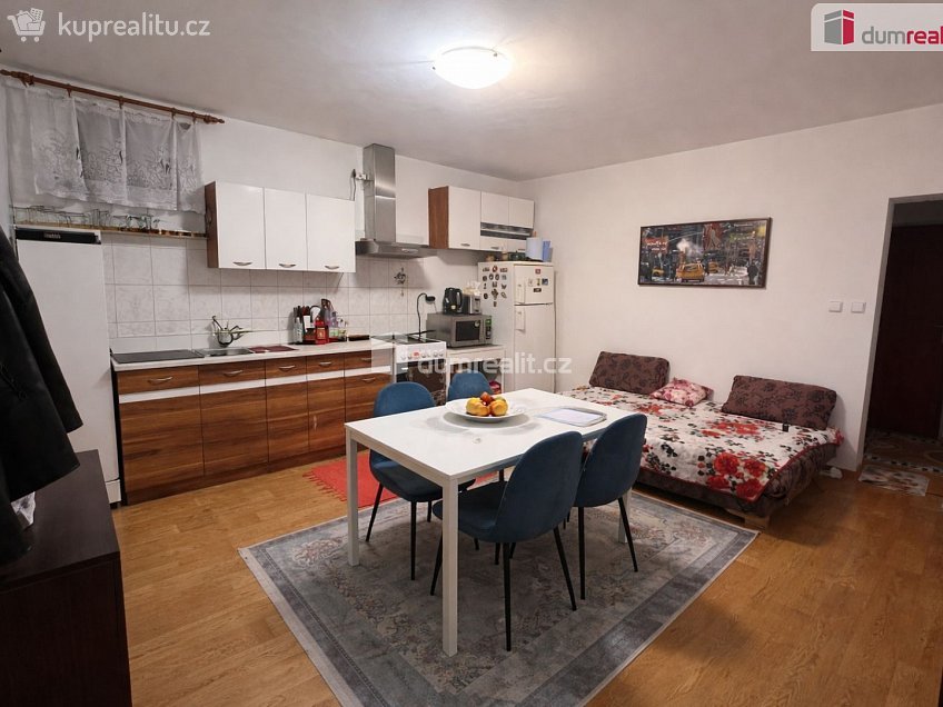 Pronájem bytu 2+kk 55 m^2 Zenklova, Praha 8 