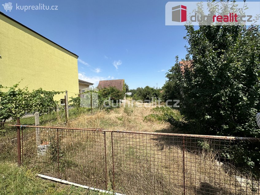 Prodej  stavebního pozemku 2401 m^2 Boženy Němcové, Podivín 