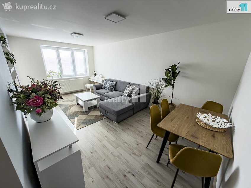 Prodej bytu 3+kk 64 m^2 Lošany, Lošany 