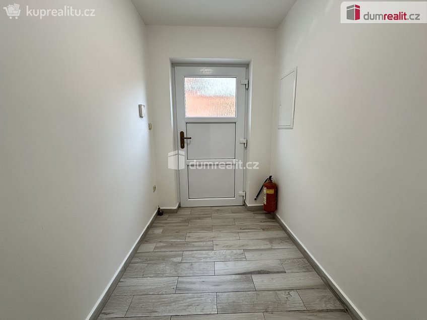 Pronájem bytu 2+1 38 m^2 Zámecká, Mikulov 