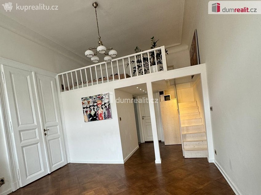 Pronájem bytu 2+kk 62 m^2 Mánesova, Praha 2 