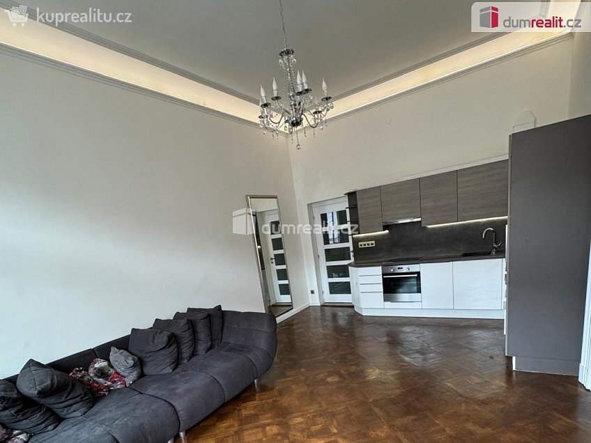 Pronájem bytu 2+kk 62 m^2 Mánesova, Praha 2 