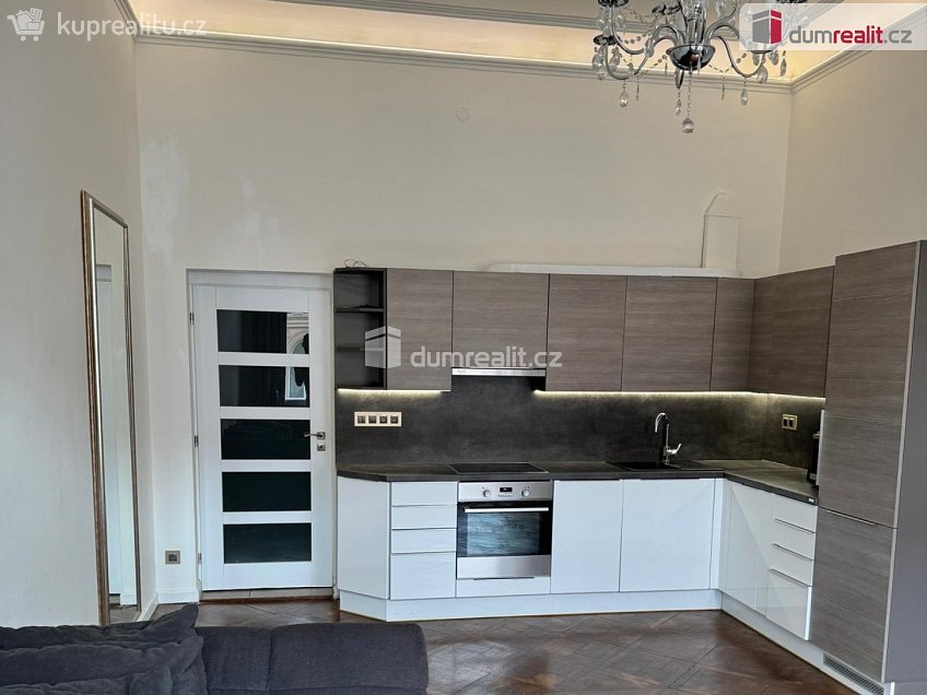 Pronájem bytu 2+kk 62 m^2 Mánesova, Praha 2 