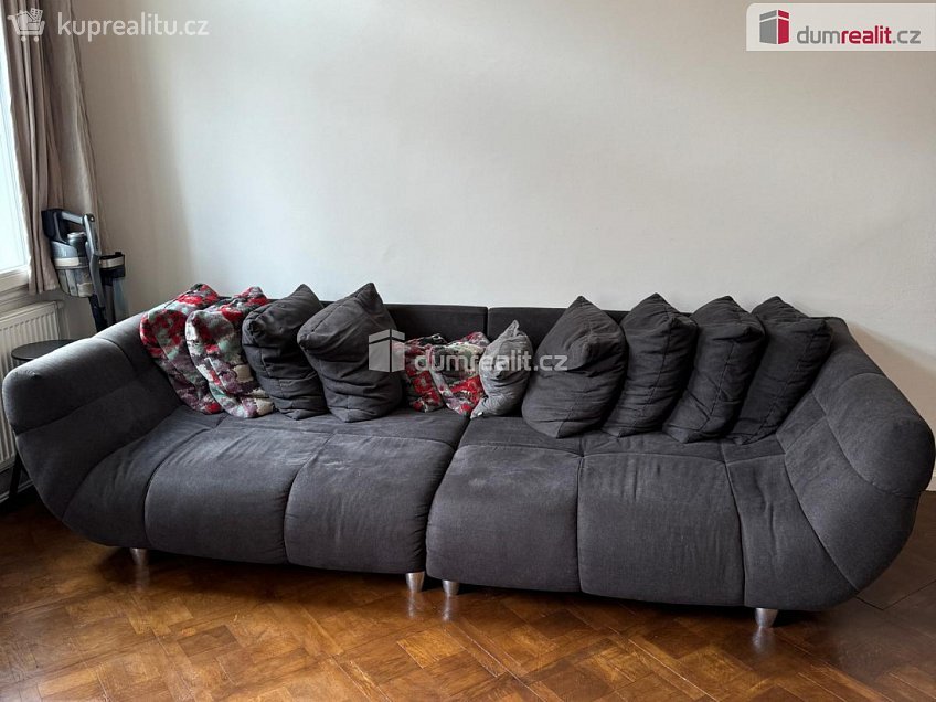 Pronájem bytu 2+kk 62 m^2 Mánesova, Praha 2 