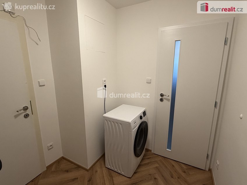 Pronájem bytu 2+kk 41 m^2 Lidická, Ostrov 