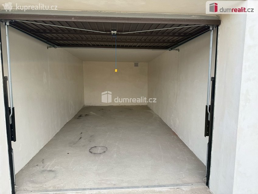 Pronájem  garáže 20 m^2 Dukelských hrdinů, Ústí nad Labem 