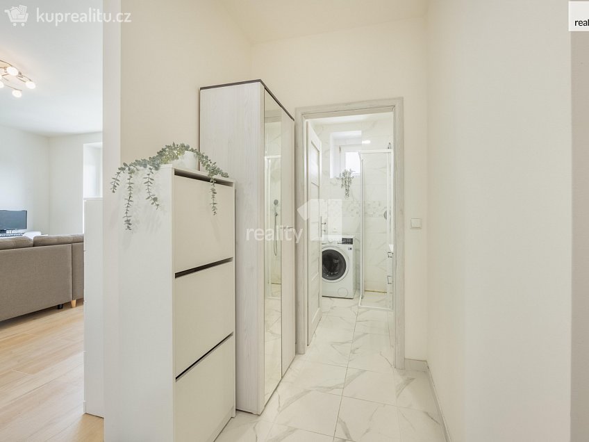 Prodej bytu 2+kk 51 m^2 Sedlčanská, Praha 4 