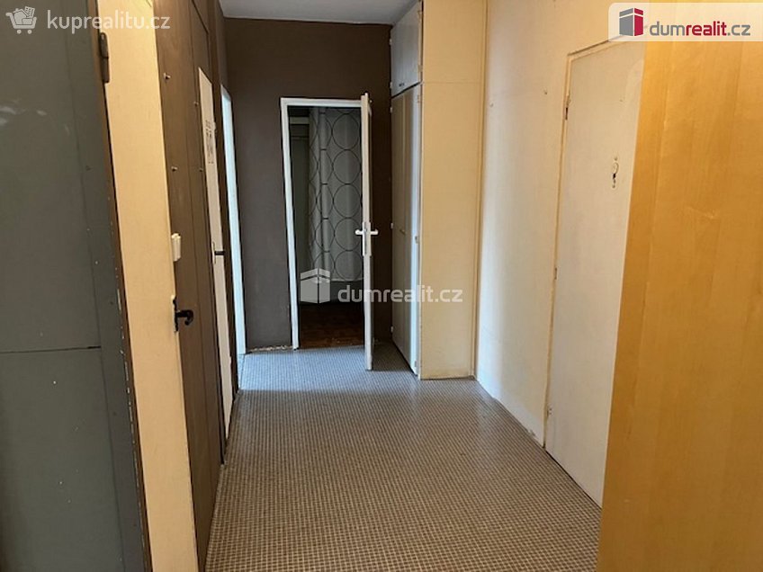 Pronájem bytu 3+1 64 m^2 Cvikovská, Praha 9 