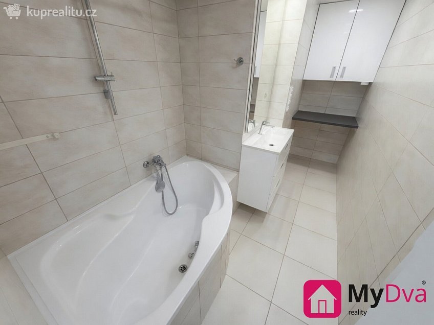 Pronájem bytu 3+1 74 m^2 Mírová, Třebíč 