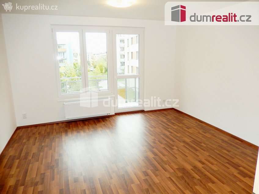 Pronájem bytu 1+kk 37 m^2 Bermanova, Praha-Čakovice 