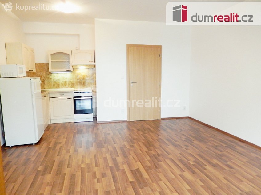Pronájem bytu 1+kk 37 m^2 Bermanova, Praha-Čakovice 