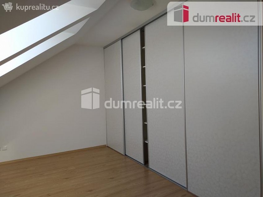 Pronájem bytu 2+1 60 m^2 Ledenická, České Budějovice 