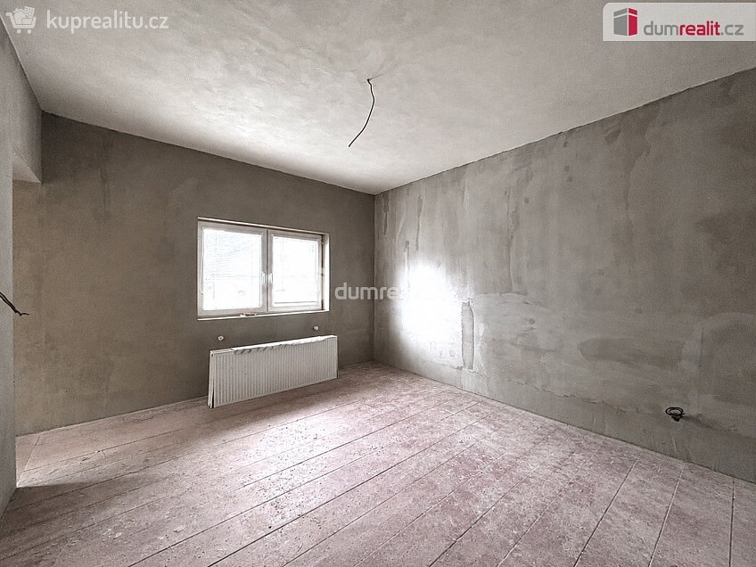 Prodej  rodinného domu 300 m^2 V zátiší, Kraslice 