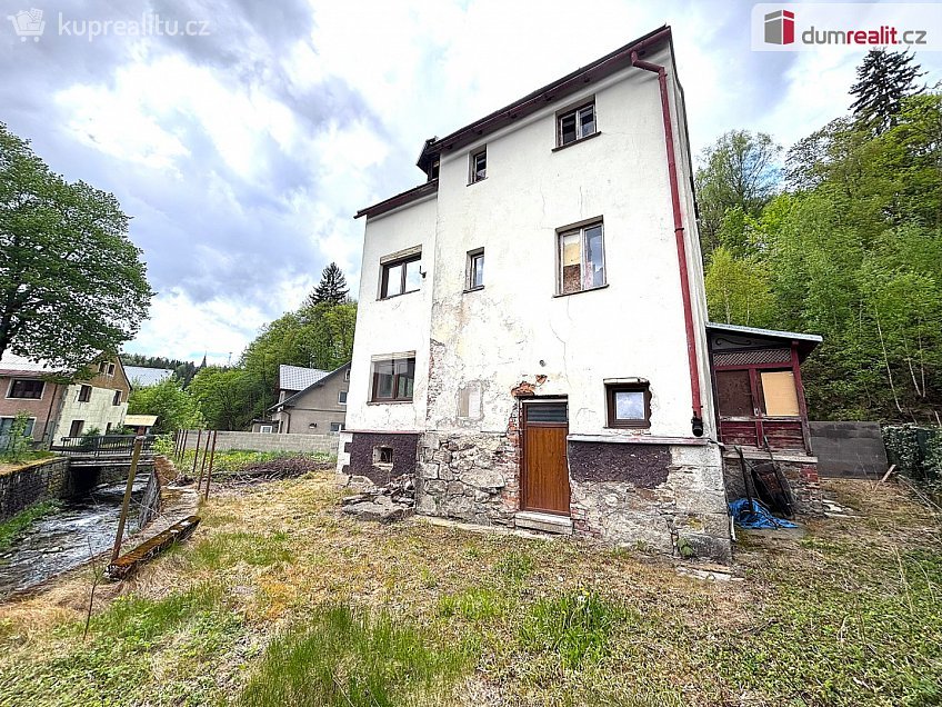 Prodej  činžovního domu 300 m^2 V zátiší, Kraslice 