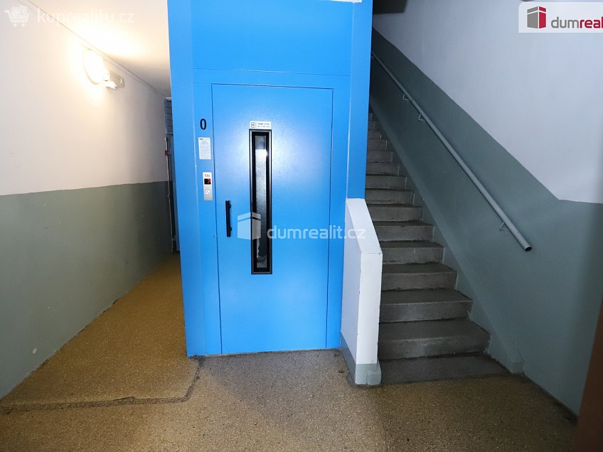 Prodej bytu 2+1 51 m^2 Okružní, Nejdek 