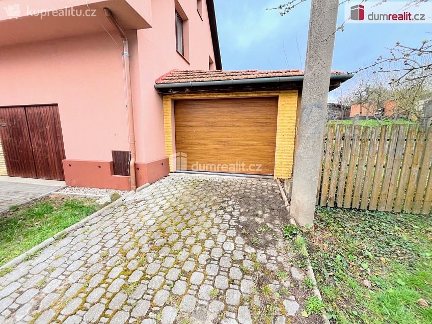 Pronájem  garáže 30 m^2 Jižní, Uherské Hradiště 