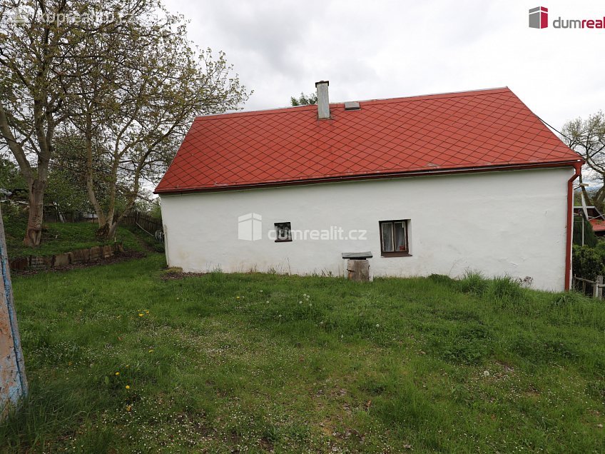 Prodej  stavebního pozemku 2158 m^2 Zahradní, Chlum Svaté Maří 
