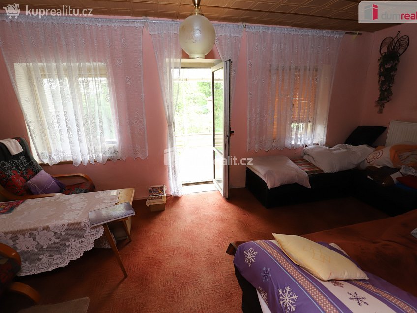 Prodej  stavebního pozemku 2158 m^2 Zahradní, Chlum Svaté Maří 