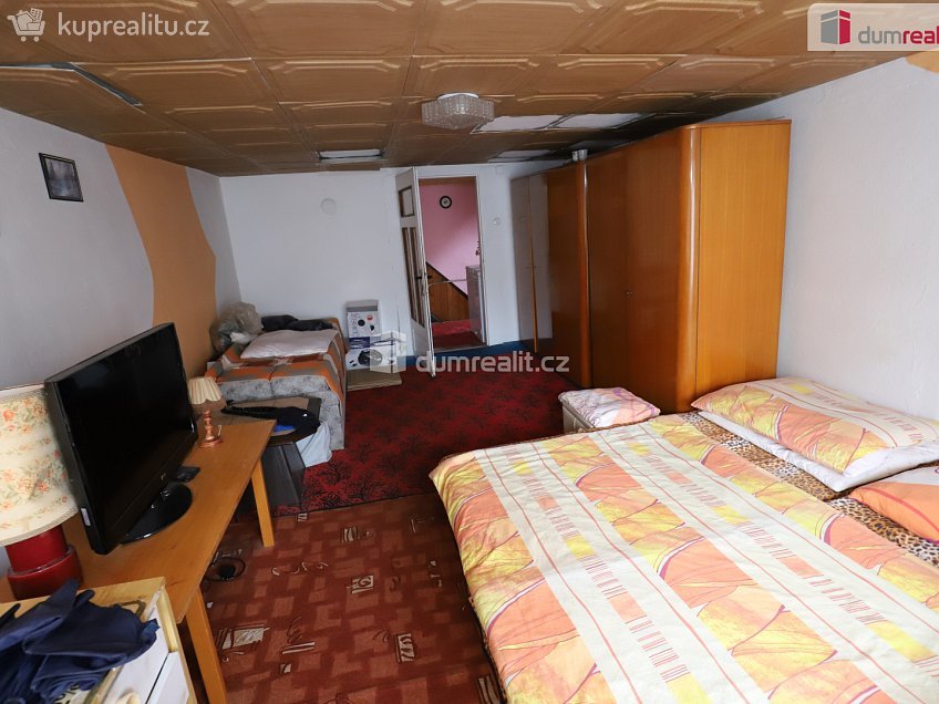 Prodej  stavebního pozemku 2158 m^2 Zahradní, Chlum Svaté Maří 